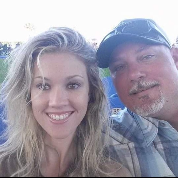 Meet your Posher, Christina - Picture 2 of 5